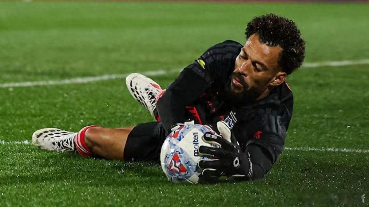 佛得角门将智利首秀破收视纪录  据《El Deportivo》报道，世界杯佛得角