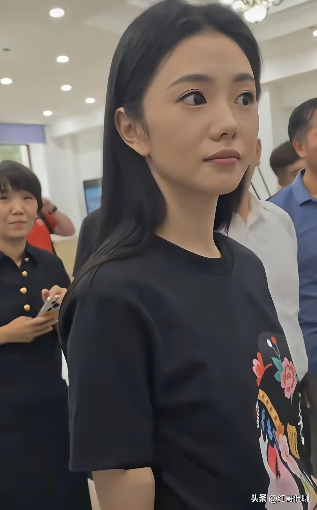 刘浩存的这张照片有了成熟的味道