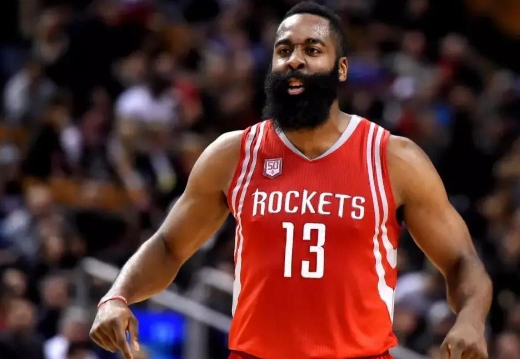 快船正在裸泳。
祖巴茨倒下后，潮水退去，露出的不是沙滩，是悬崖。
最近5场，篮板