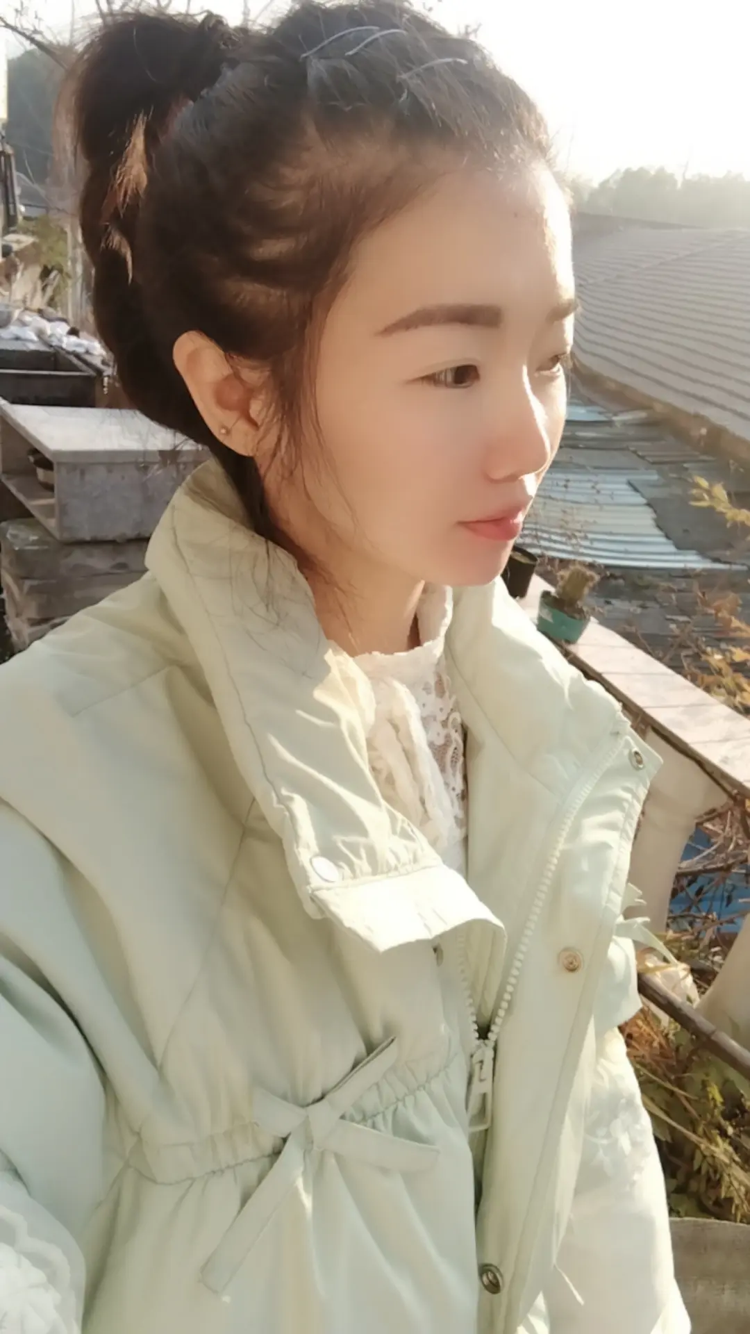 “敬生活的暗淡，也敬人间的灿烂，敬旧年不易 ，敬新年可期。 2024全...