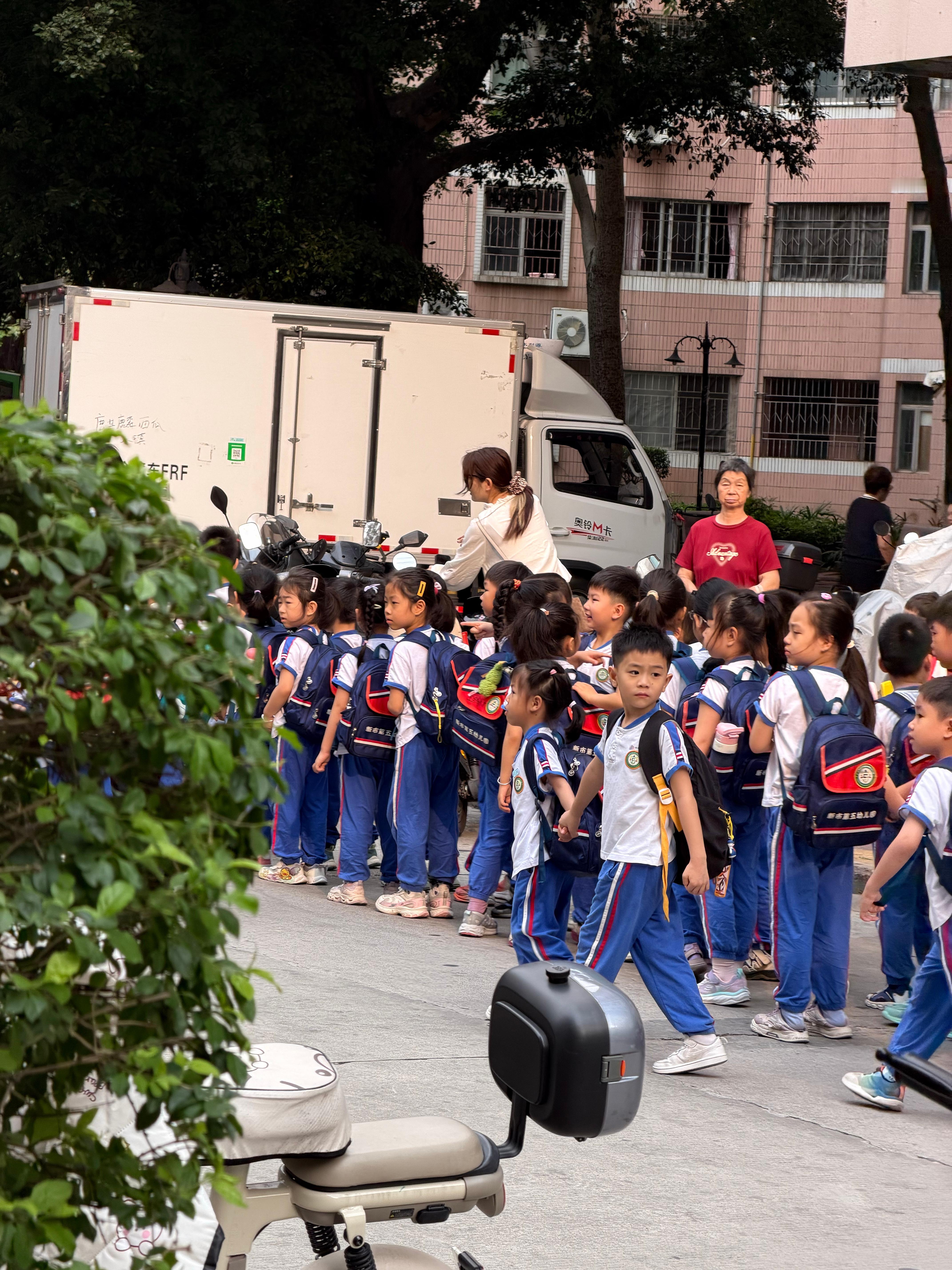 今天参观小学，即将打开新的世界