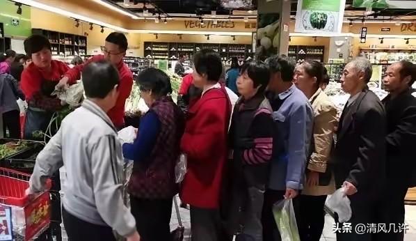 江苏，一老头在超市选了一袋肉，岂料未付钱就要强行离开，工作人员声称要报警，老头竟