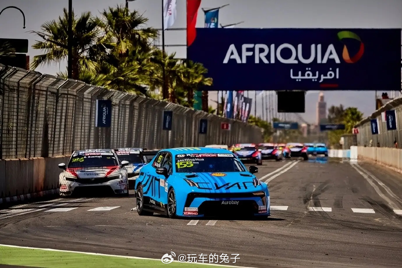 张雪机车爆单了 其实不管是汽车还是摩托车，你能在世界大赛取得好成绩，自然就有足够