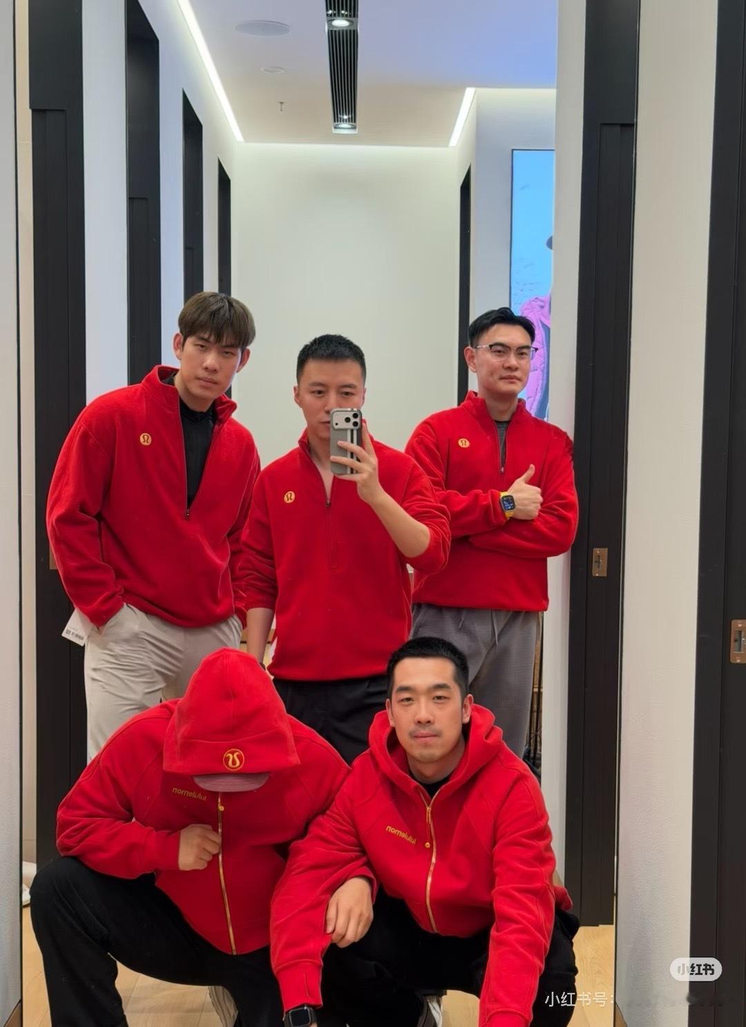 朱一龙 你的兵又来了(〃'▽'〃)朱一龙lululemon品牌大使