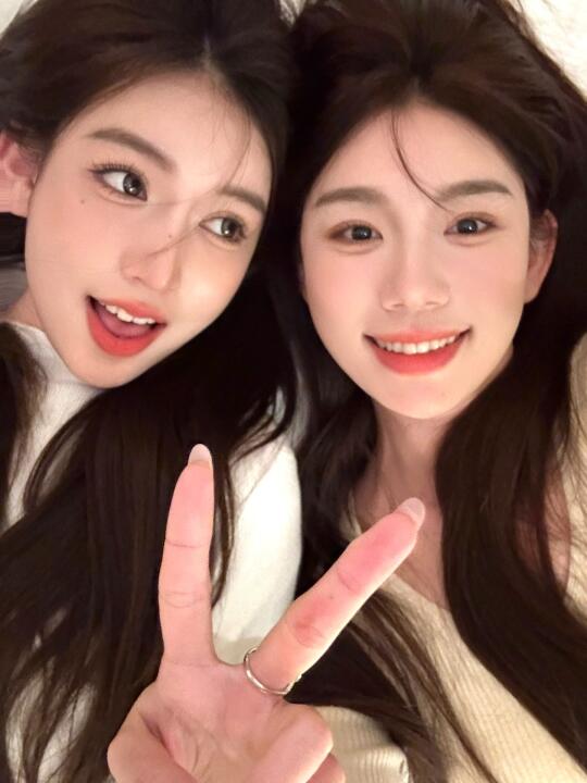 友女宝必学～怎么随手拍出网感姐妹合照！