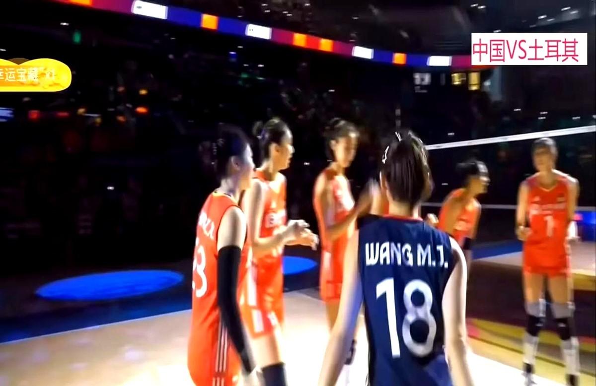 中国女排对土耳其女排，中国女排首发阵容：吴梦洁、庄宇珊、王媛媛、陈厚羽、张籽萱、