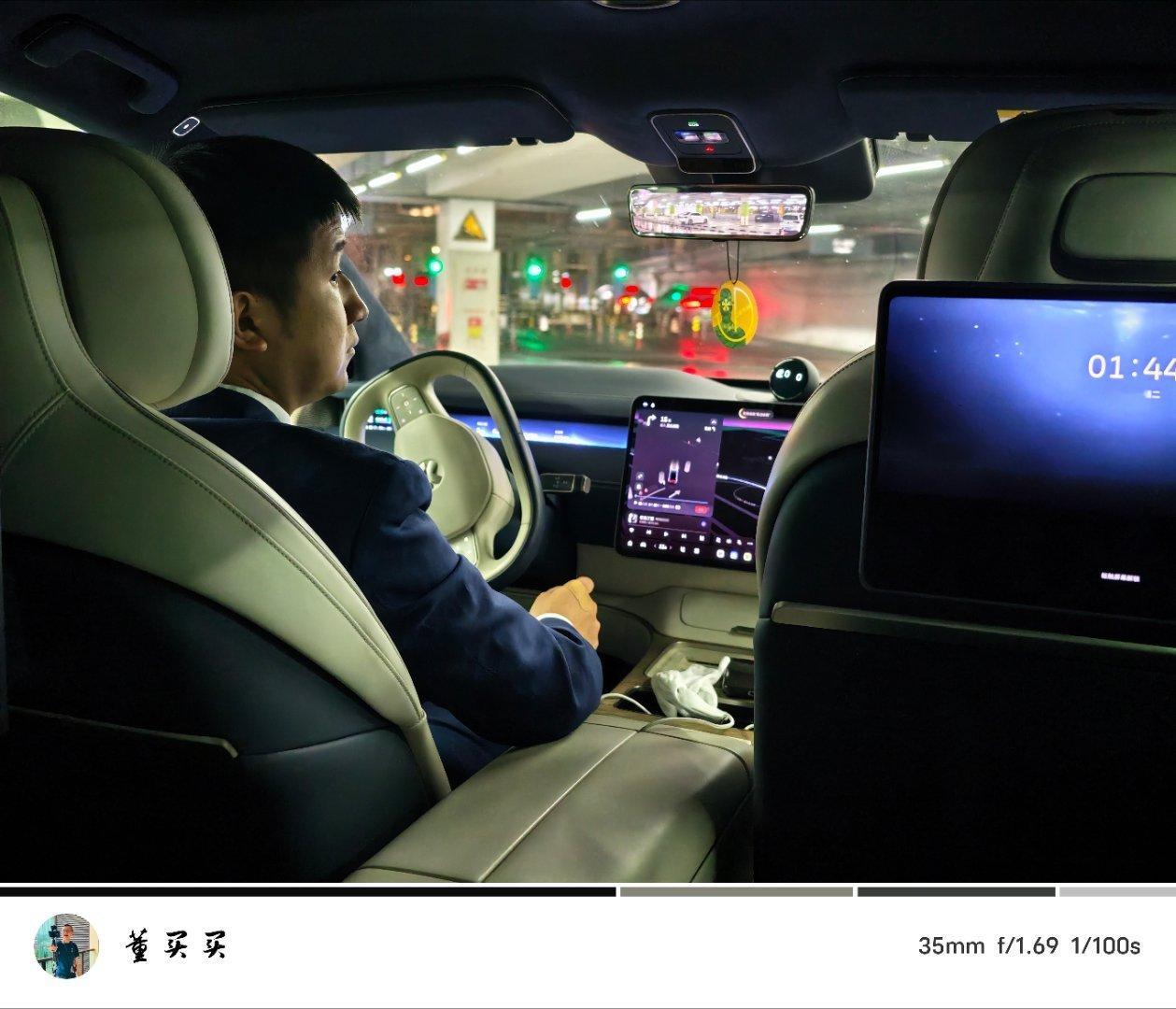 蔚来小朋友11岁啦，可喜可贺。落地继续商旅接机，这次来的是ET9！ 