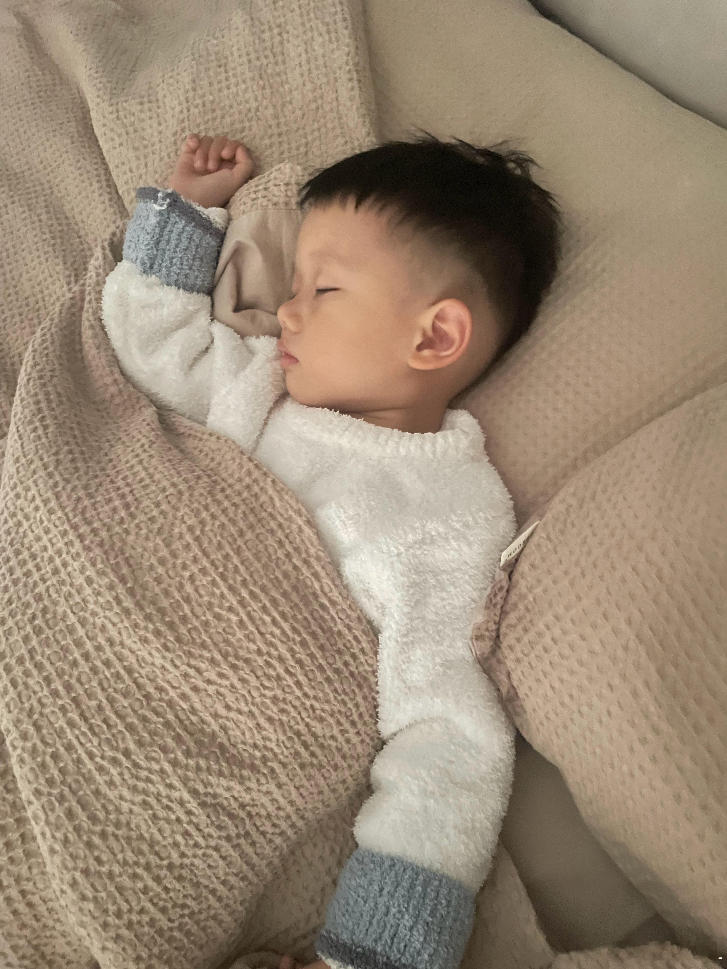 tony给剪的头发还真是不一样 失业了[悲伤][悲伤] 