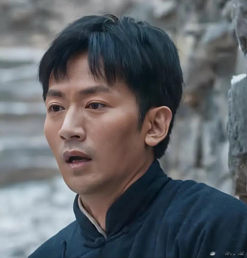 张天阳现在估计又惊喜又有点小“压力”啦！在《生万物》里他就是个配角，谁能想到全网