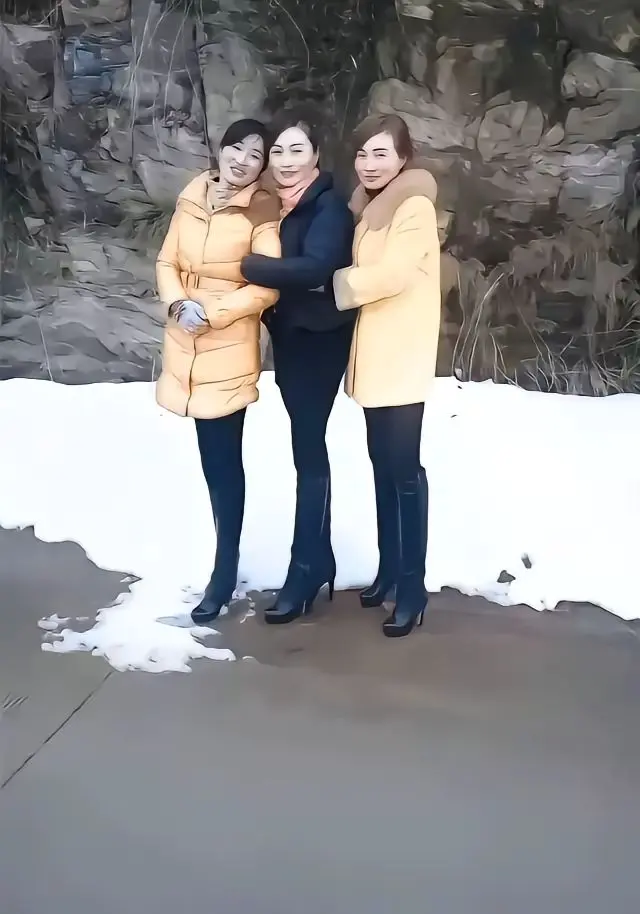 姐妹花性感女神 天生丽质 气质美女到哪都是实力派