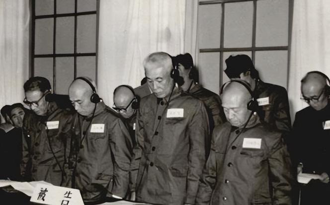 1946年，日本战犯鹤丸光吉被执行枪决，临行前他高声大呼“天皇万岁”。愤怒的中国