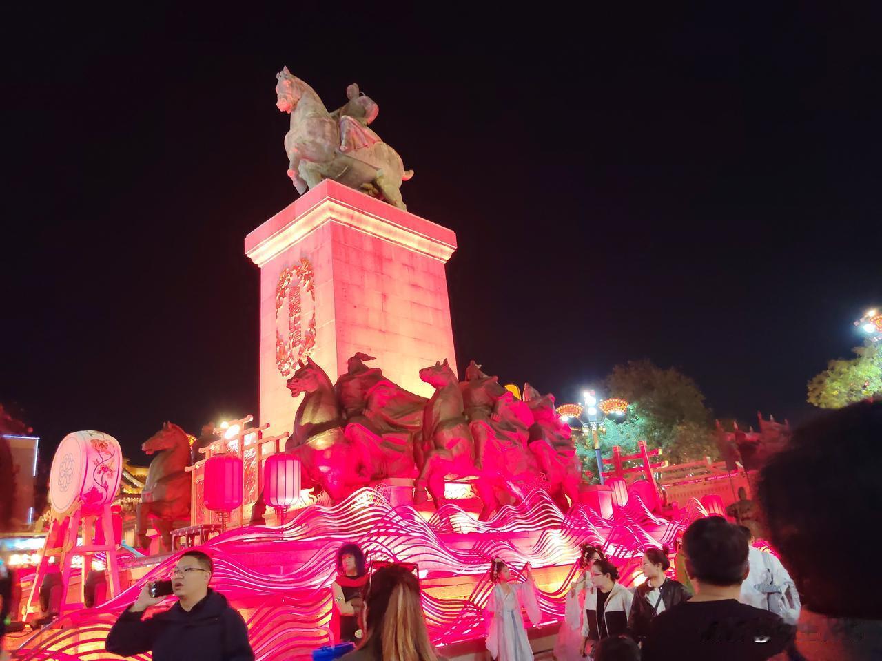 孩子上大学的第一个国庆节，节假日再也没有补课，和孩子国庆
只是去逛了不用花钱的大