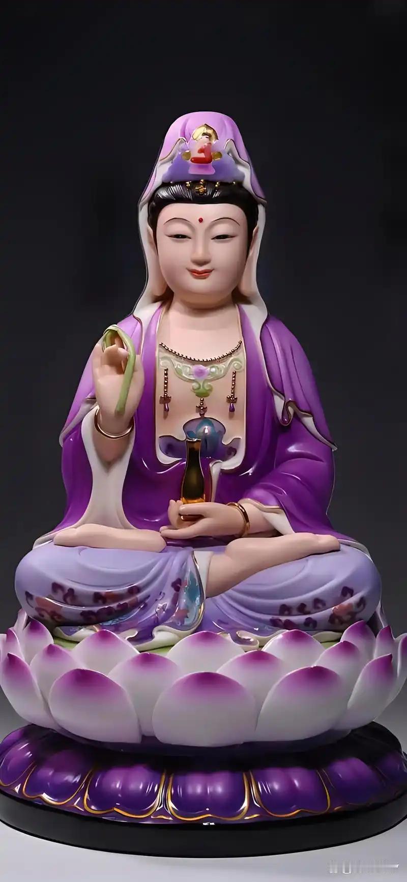 2025年的第一个工作日，有紫衣观世音菩萨为大家送上新年的祝福，祝愿大家在未来的