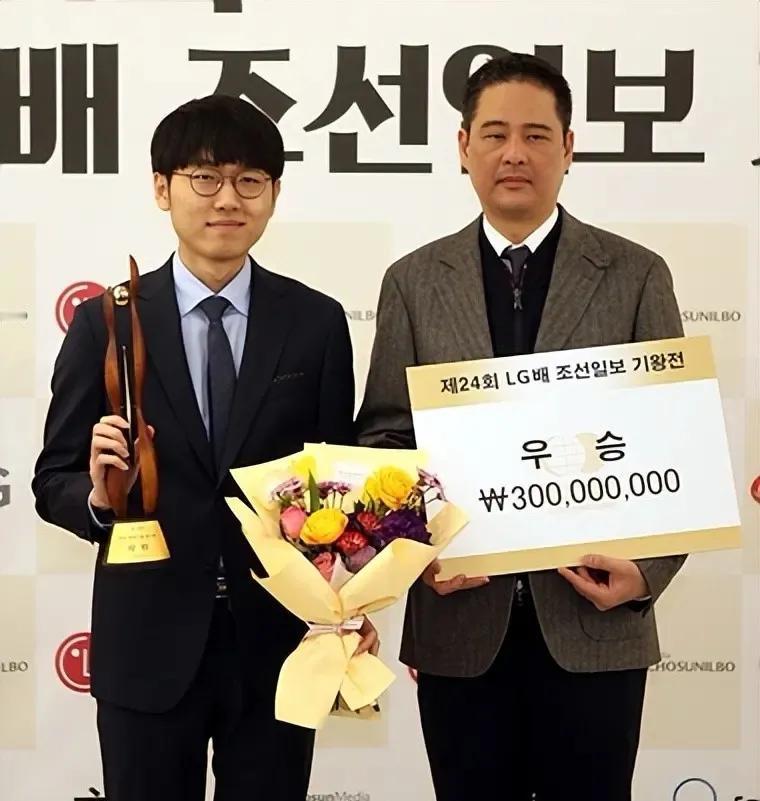 柯洁上一次夺得世界冠军是2020年11月三星杯，而上一次打进世界大赛决赛是202