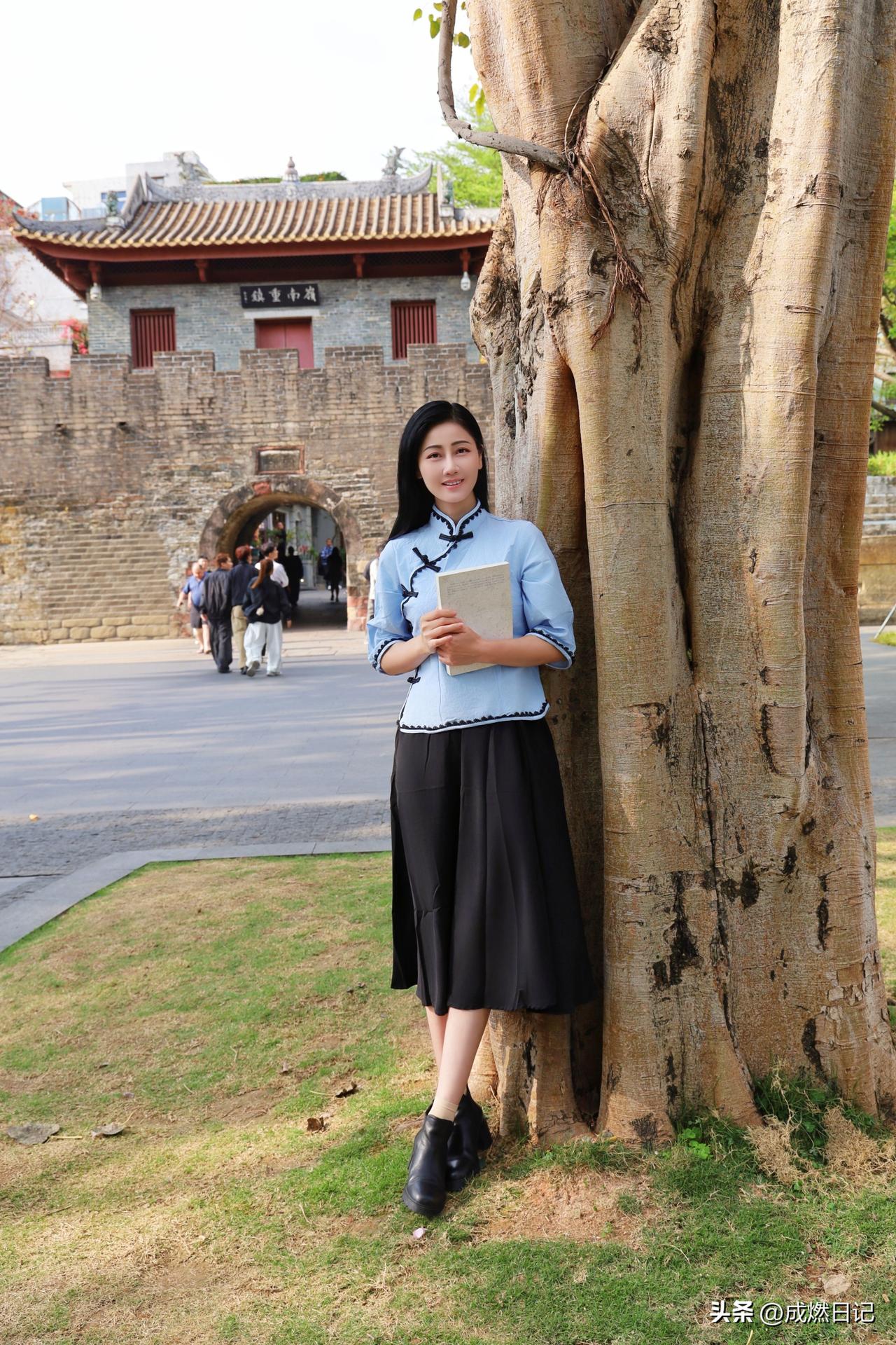 遥想百年前的南头古城，会不会有个像我一样的女子？