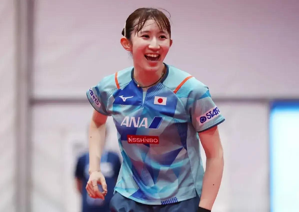 早田希娜，你的笑容有点假
       早田希娜在比赛场上笑容满面轻松应对的状态