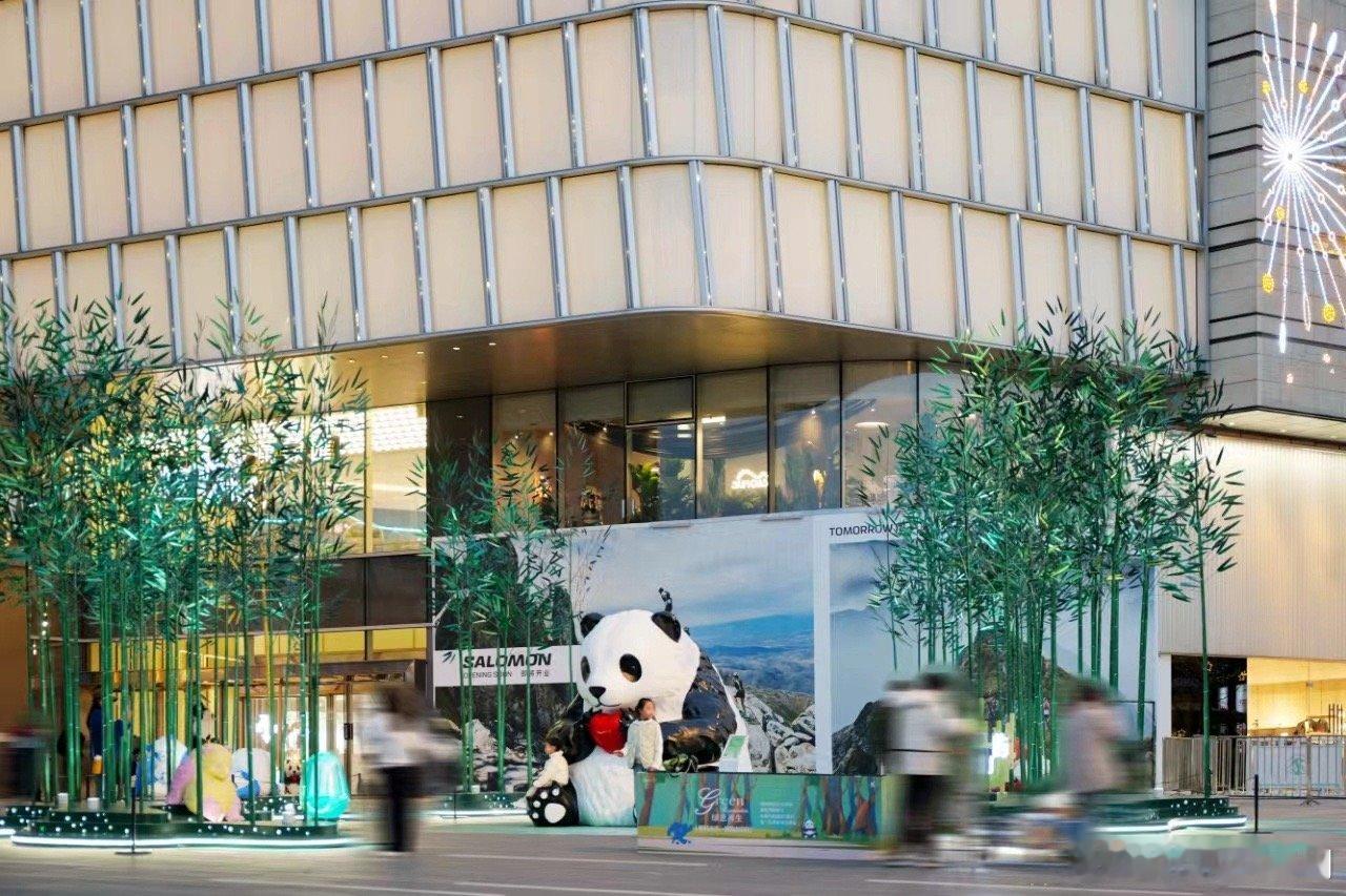 城市中心的竹韵秘境已开启！贵阳万象汇《浮光竹屿》春季特展，用2000+仿真竹枝打