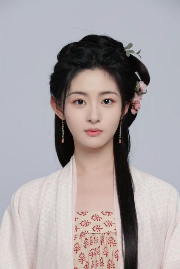 于正的《金吾不禁》筹备差不多了
以前说给何瑞贤，现在可能给赵晴，女将军题材，于正