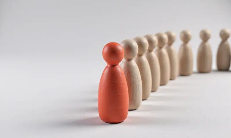 用人以德还是以才，这是个千古难题。司马光说“才者，德之资也；德者，才之帅也”，意