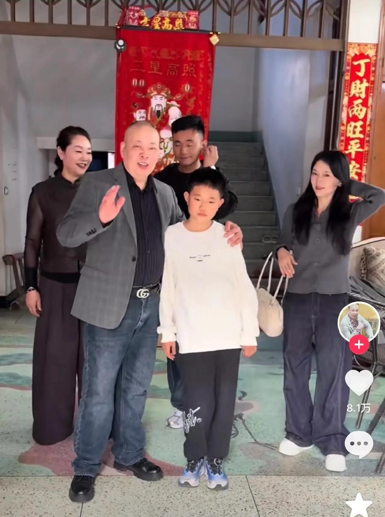 今年厉怀远爸爸把老二一家接回家后，给大家拍视频时，总感觉有些异样，仿佛夫妻之间不