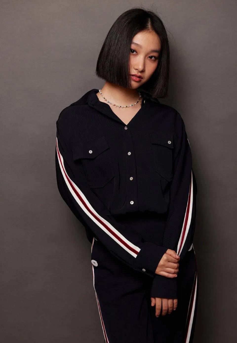 马伊琍女儿文君竹15岁近照，感觉大女儿更像爸爸多一点，而且是越长越像，尤其是嘴巴