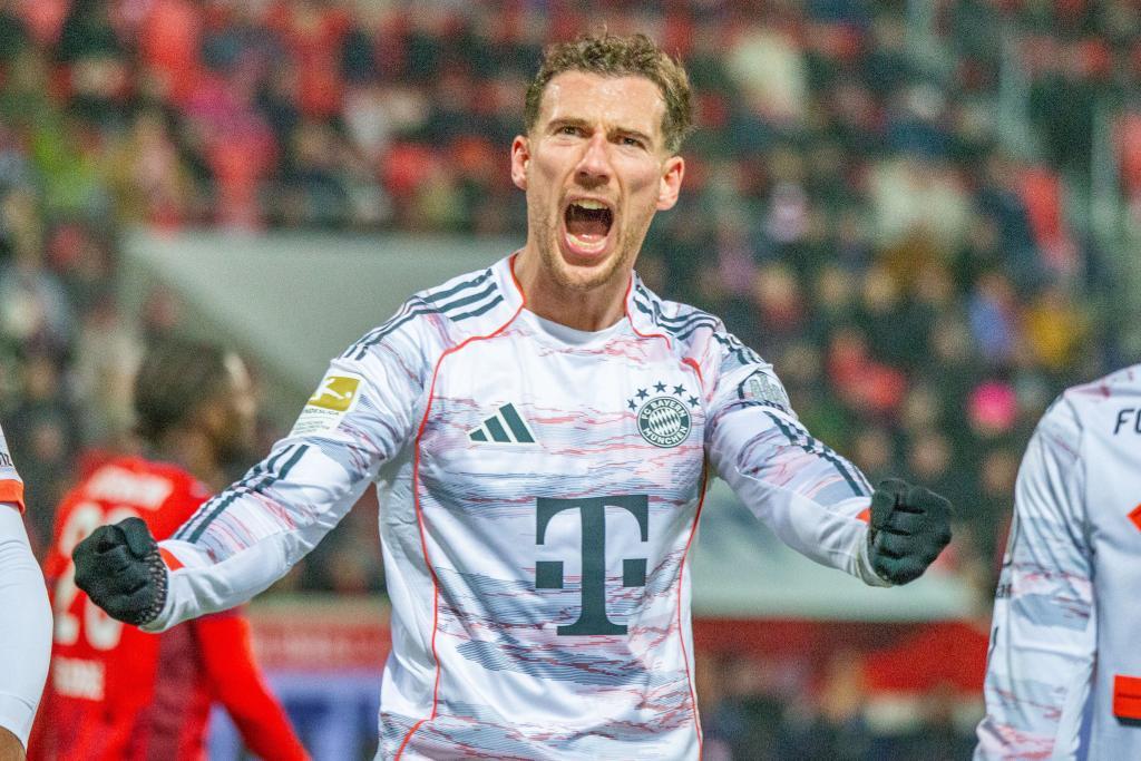 马德里竞技加快了与格雷茨卡的谈判，力图在周一的截止日期前签下他。在加拉格尔离队后