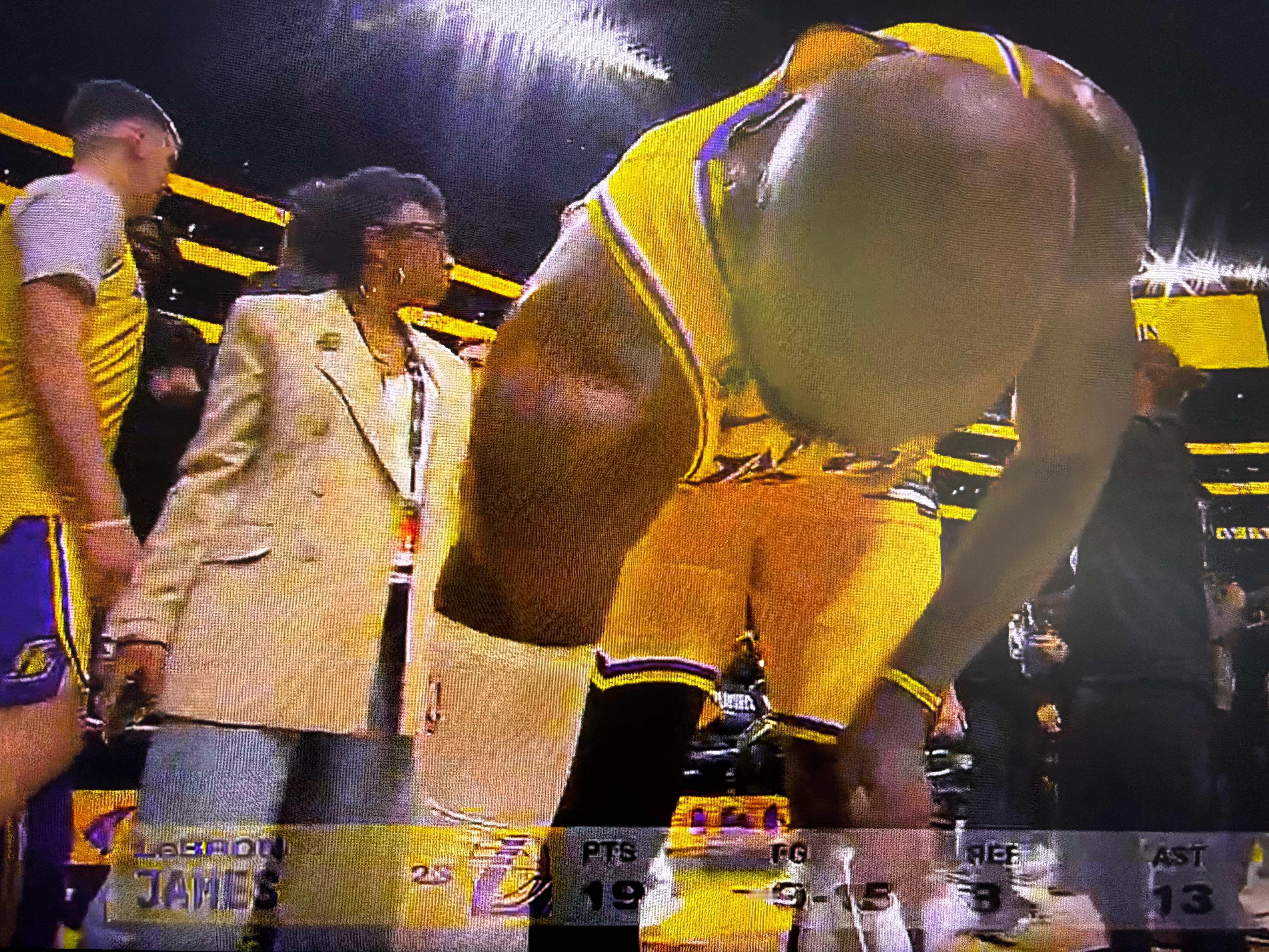 火箭vs湖人｜詹姆斯今天19分8篮板13助攻，依旧球队的基本盘和大核心，发挥相当