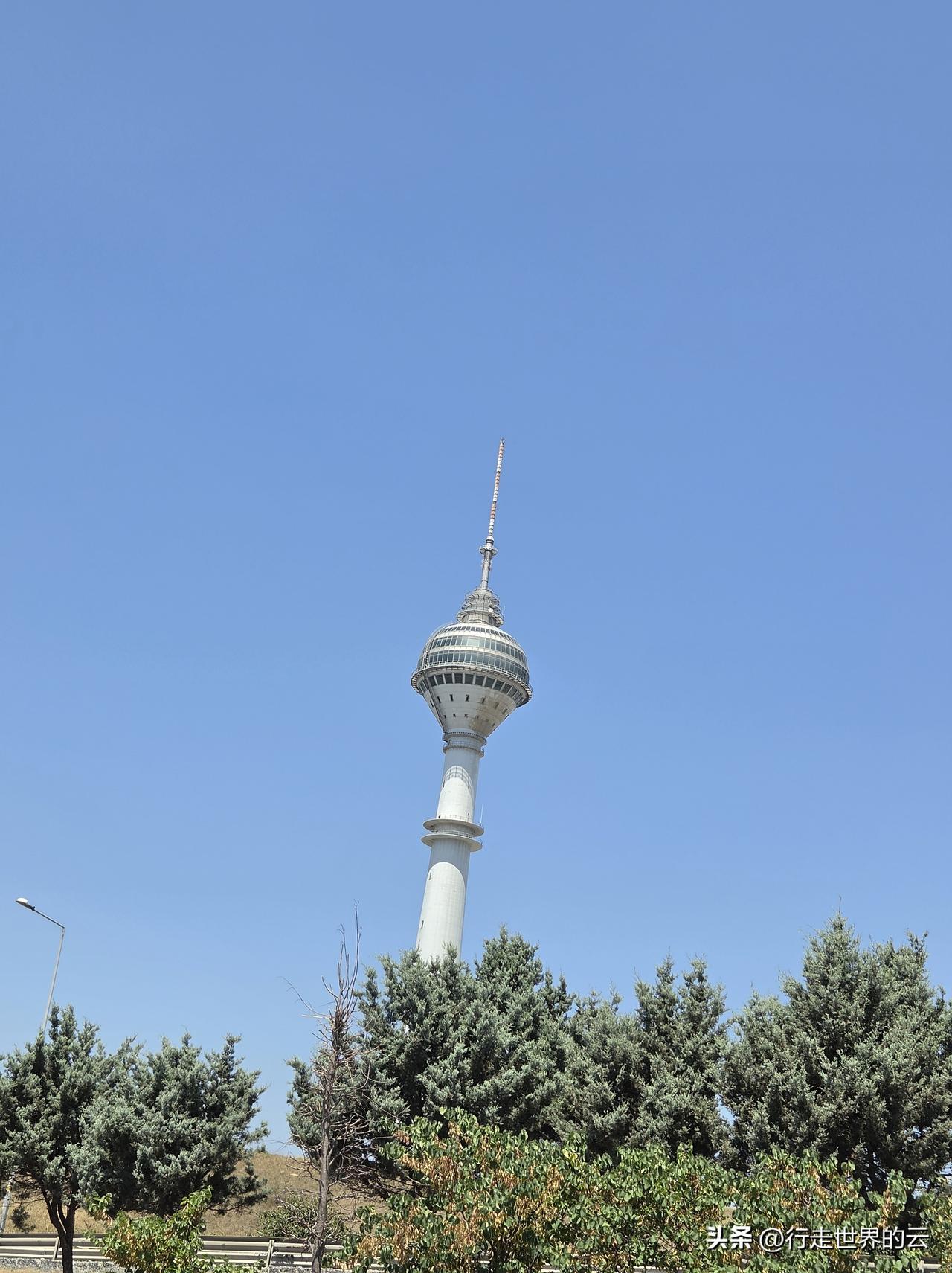 热穹顶又来了，天上没有一片云，大太阳下33℃，湿度45%。