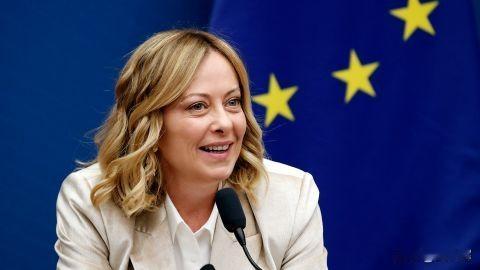 罗马教堂天使壁画修复后神似意总理梅洛尼，教廷启动调查
 
罗马圣洛伦佐因卢奇纳大