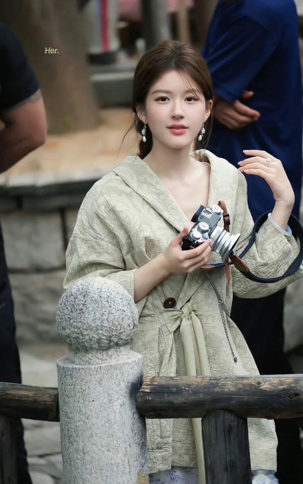 女主古镇戏份都能换十套。这个剧组好有钱 ​​​