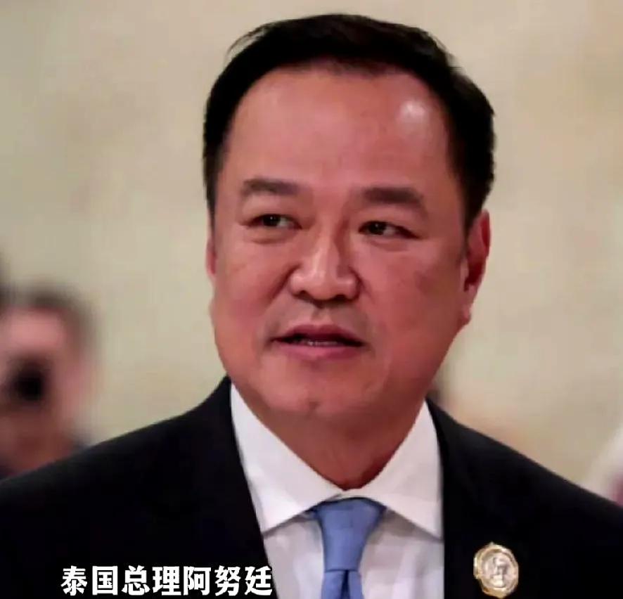 泰柬这架打到第7天，局势直接一边倒。
看着洪森这会儿四处搬救兵，一会儿找老美，一