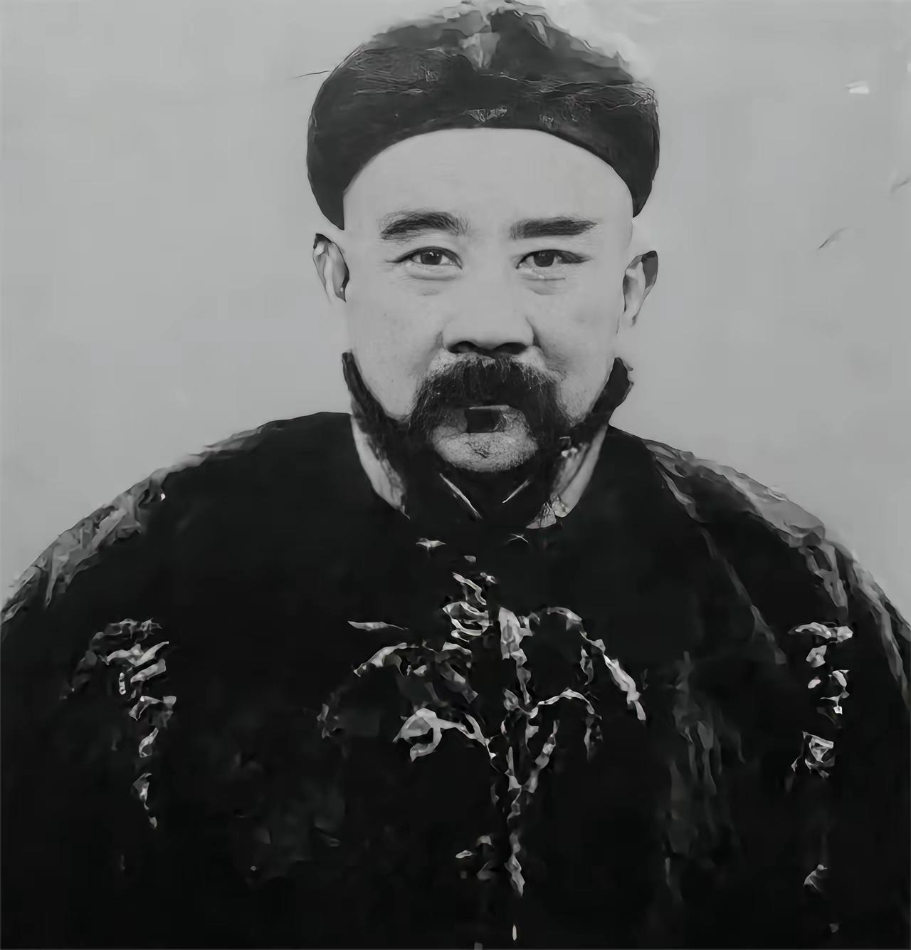 1854年，张勋偷东家花瓶、逼死继母，后来混到南京、天津，见一个收一个，秦淮名妓