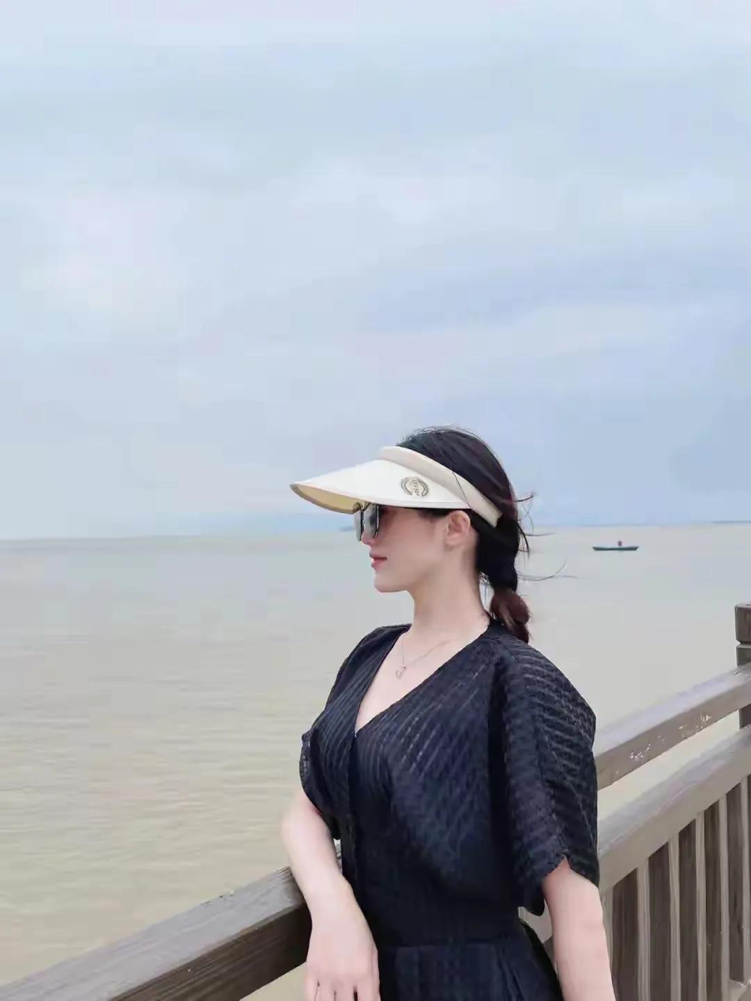 这几天头条儿展现量低，阅读人少，
准备趁着股市调整冲进去把钱搞。

千金难买牛回