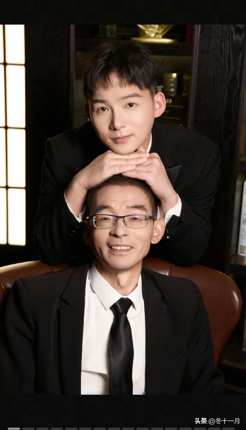 谢浩男爸爸不管发点啥新作品，评论区里总会热闹一片，这次也不例外。谢浩男父子俩拍了