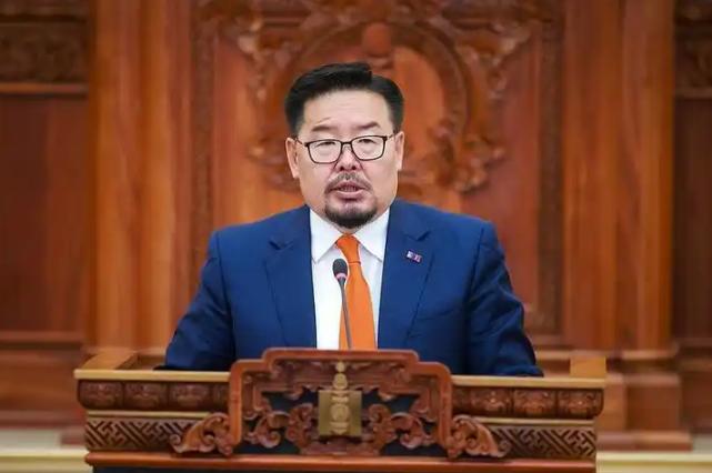 蒙古这回真是变了样！新总理一上台，就当着中国的面，把边境上几十年的老难题一股脑敲