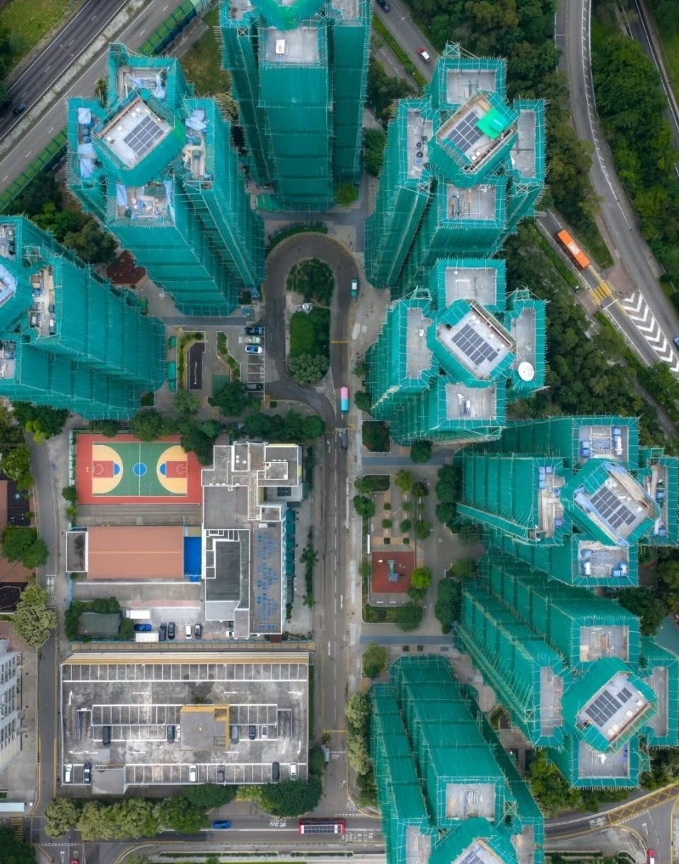 香港大火义工称物资越派越多。蜜雪冰城捐2000万港元援助香港火灾香港这场大火太让