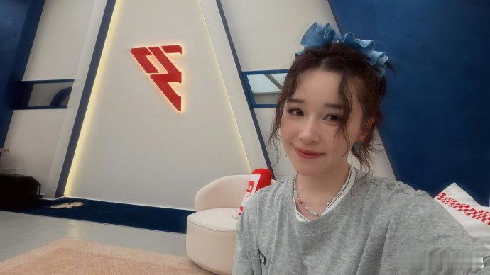 阚清子阚清子进步好大乘风2026抛开滤镜客观看舞台，阚清子的进步真实又直观，完全