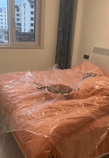 劳驾问一句，这个漏下来的水，收不收费啊？