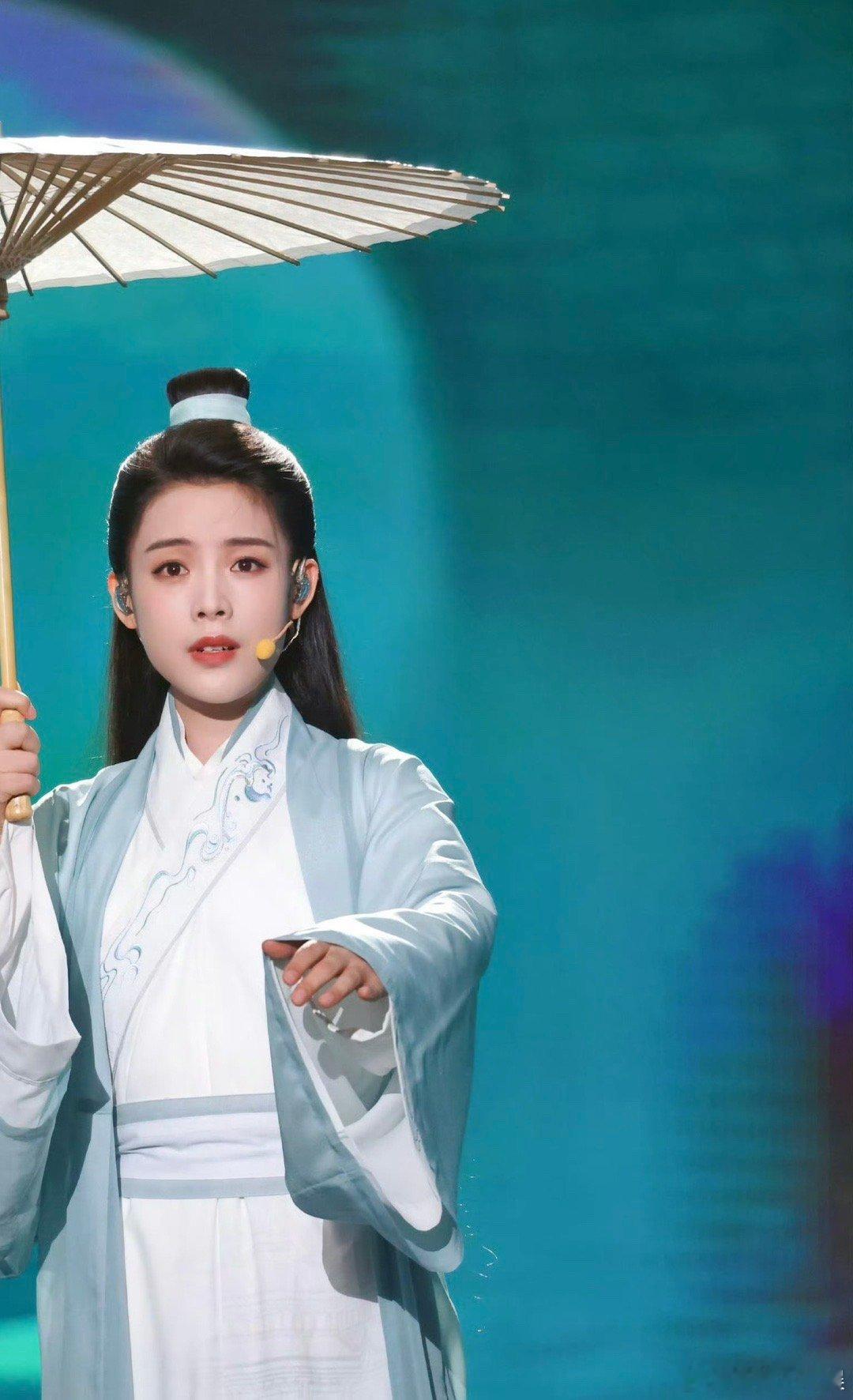 #陈丽君[超话]##陈丽君 浮生一白#真的太喜欢姐姐了，而且我觉得这也是一个相当