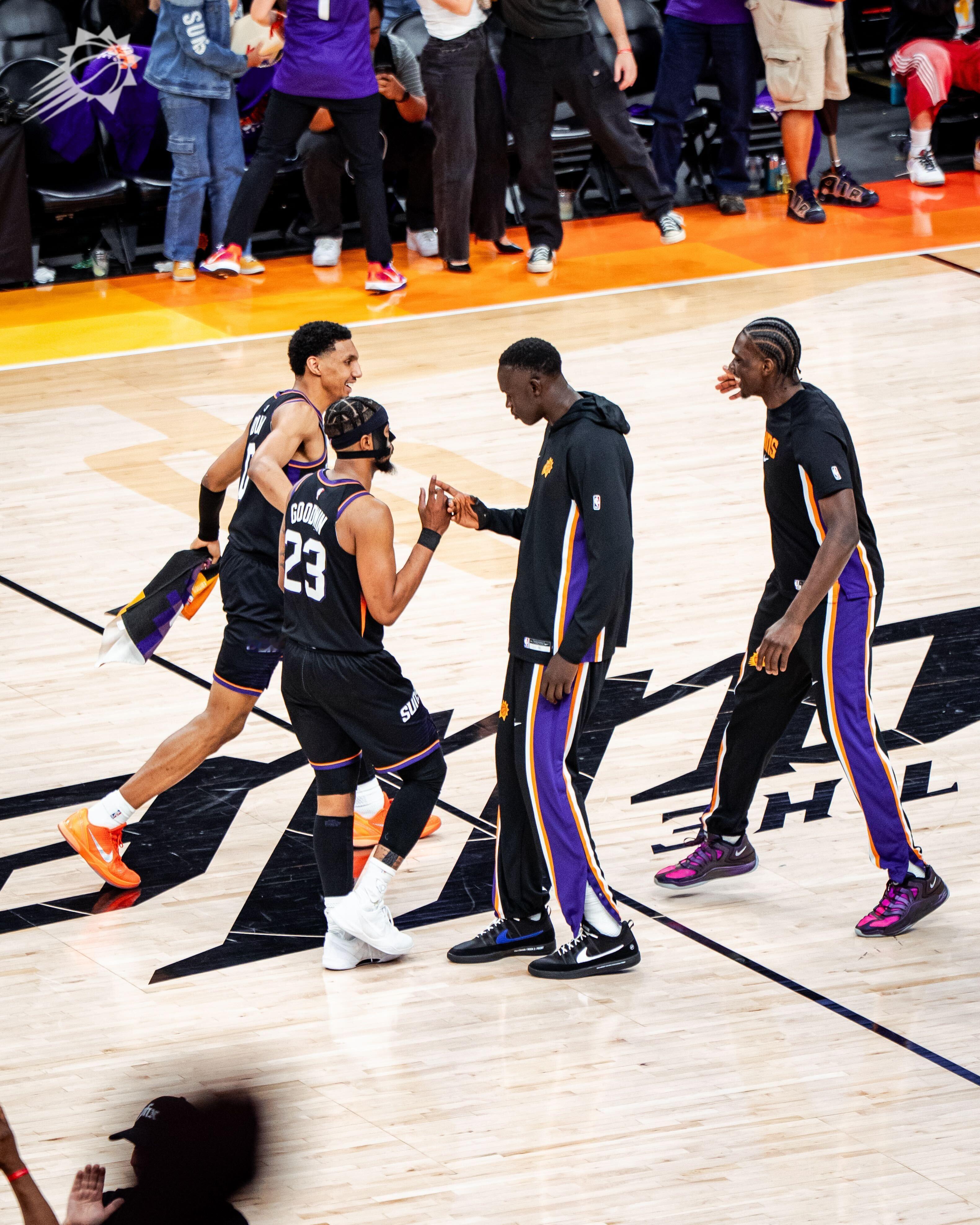 勇士vs太阳 生死战前，专栏作家Duane Rankin列出几项关键数据：自全明