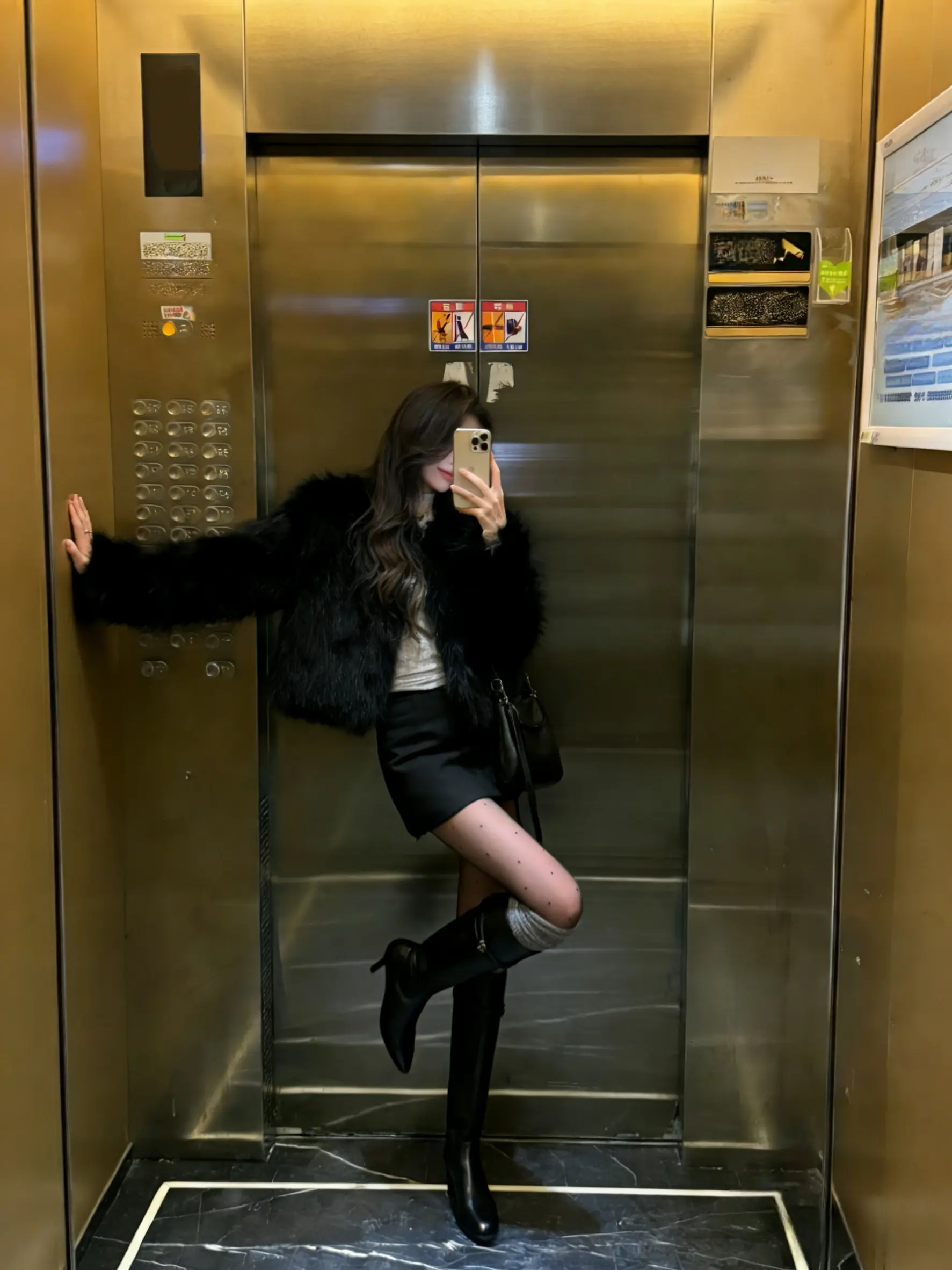 我拼了命的窥探你的内心 却发现你亲手捂住了我的眼睛