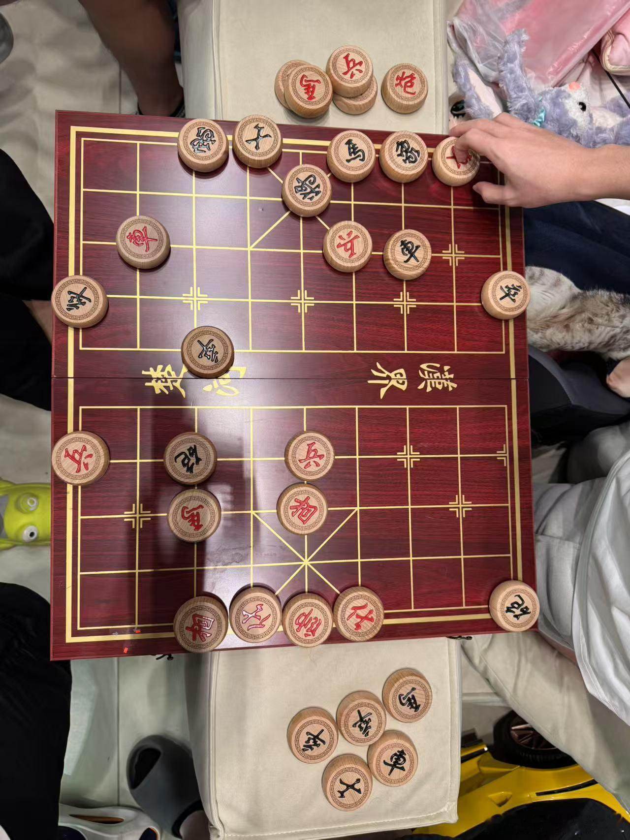 有没有象棋高手，下一步该怎么下？帮小伙伴问问[喵喵] ​​​