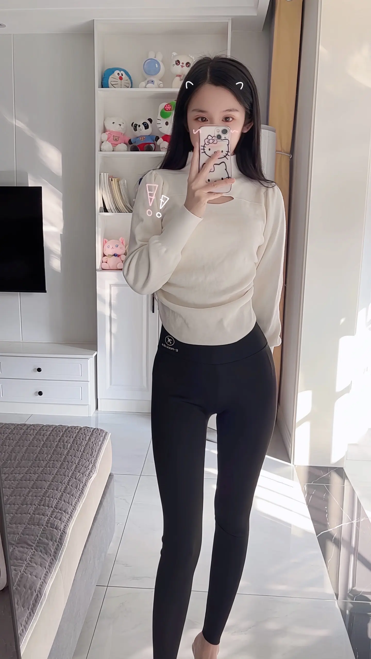 对镜拍完美身材清纯瑜伽裤简单干净