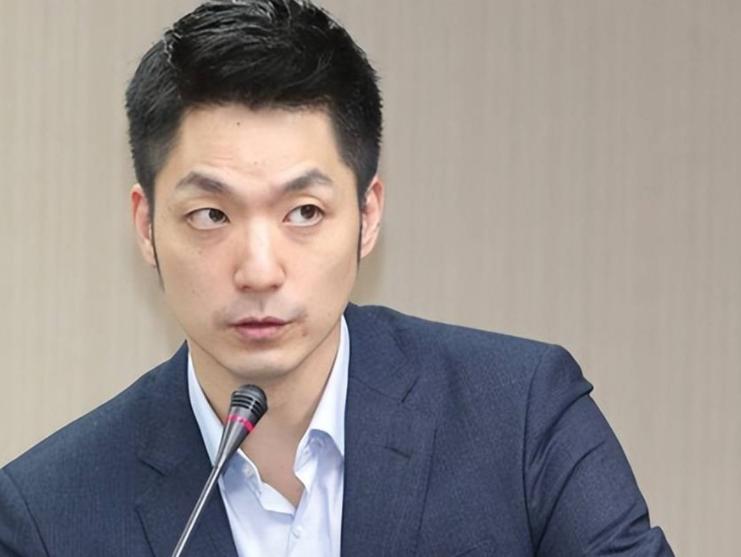 台北市长蒋万安曾大胆表态，这次如果大陆军机继续在台海绕飞演习，他就要停掉创办了十