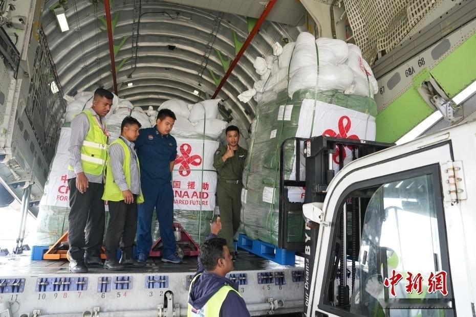 送完物资送专家、送完专家送技术，中国对尼泊尔救援不止“输血”，还在“造血”。泥石