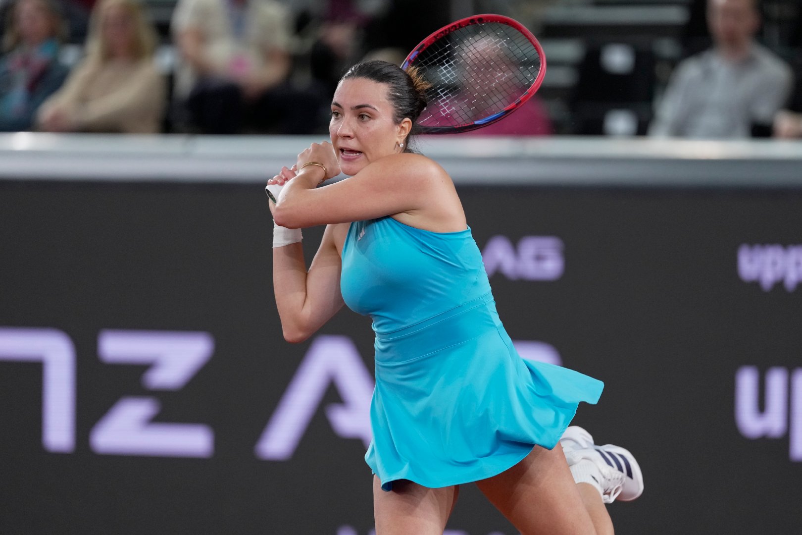 鲁塞首进500赛四强✅WTA500林茨站1/4决赛，鲁塞以4-6 6-4 6-1