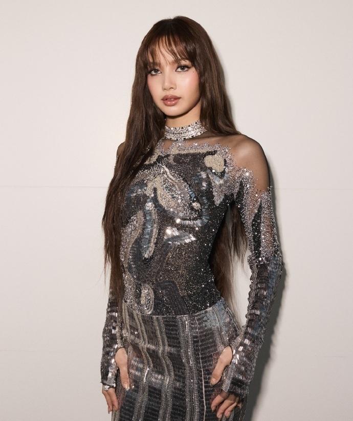 29岁金球奖颁奖嘉宾
名利双收的LALISA ​​​