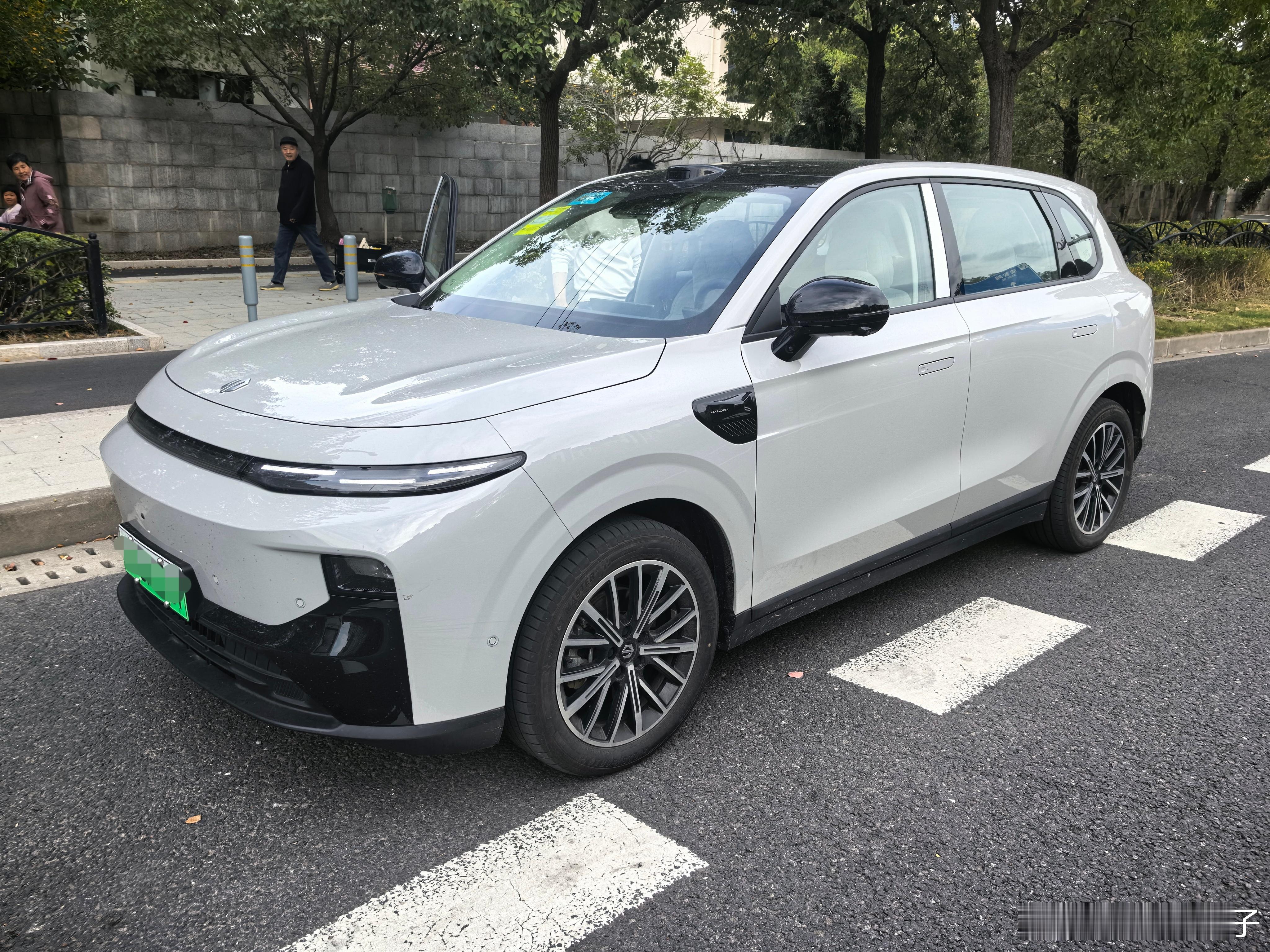 底盘工程师走心评测——零跑B10 510悦享版今天开到一辆零跑B10，半年车龄的