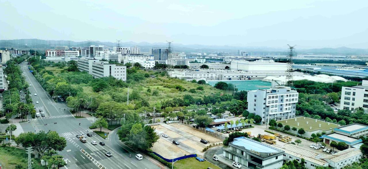 带定位晒今日生活 今儿状态老轻松愉快了，外面阳光好得很，大晴天呢。早上一睁眼就被