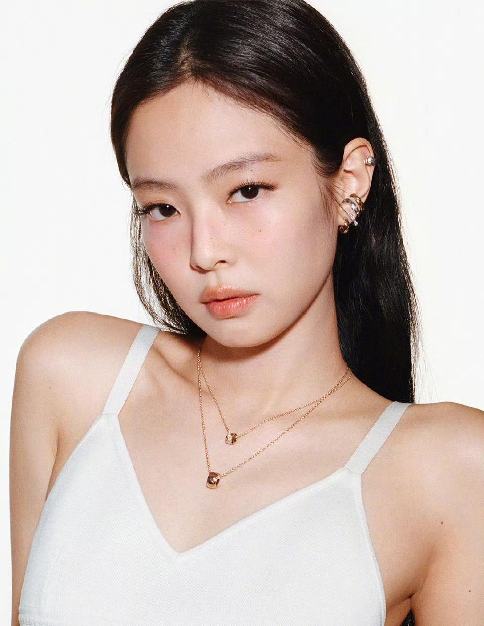 JENNIE超话jennie在香奈儿全球广告上面没想你 ​